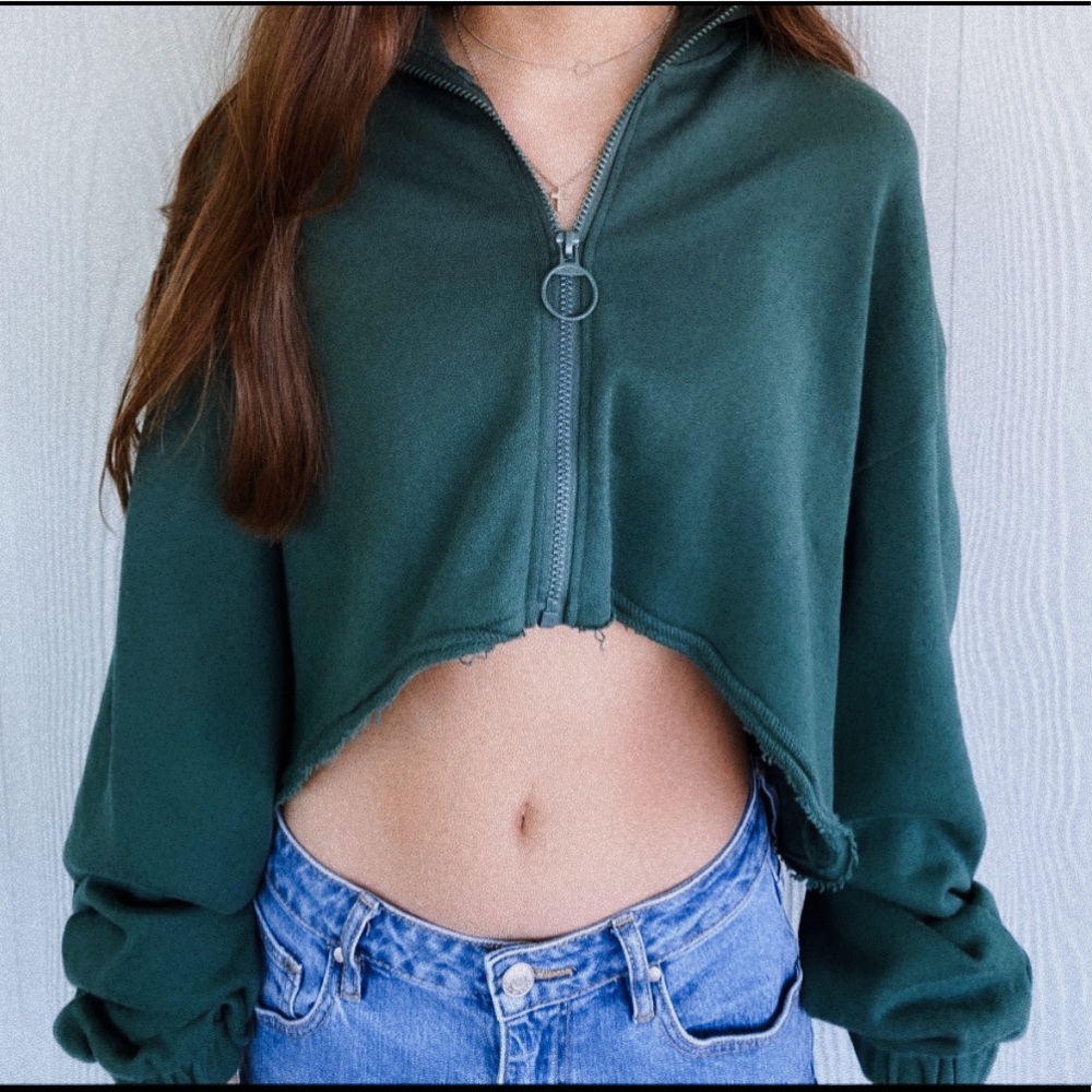 Green cropped sweatshirt